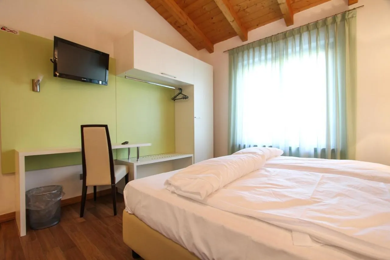 Thai Orchidee Restaurant&Rooms Garda  Italië