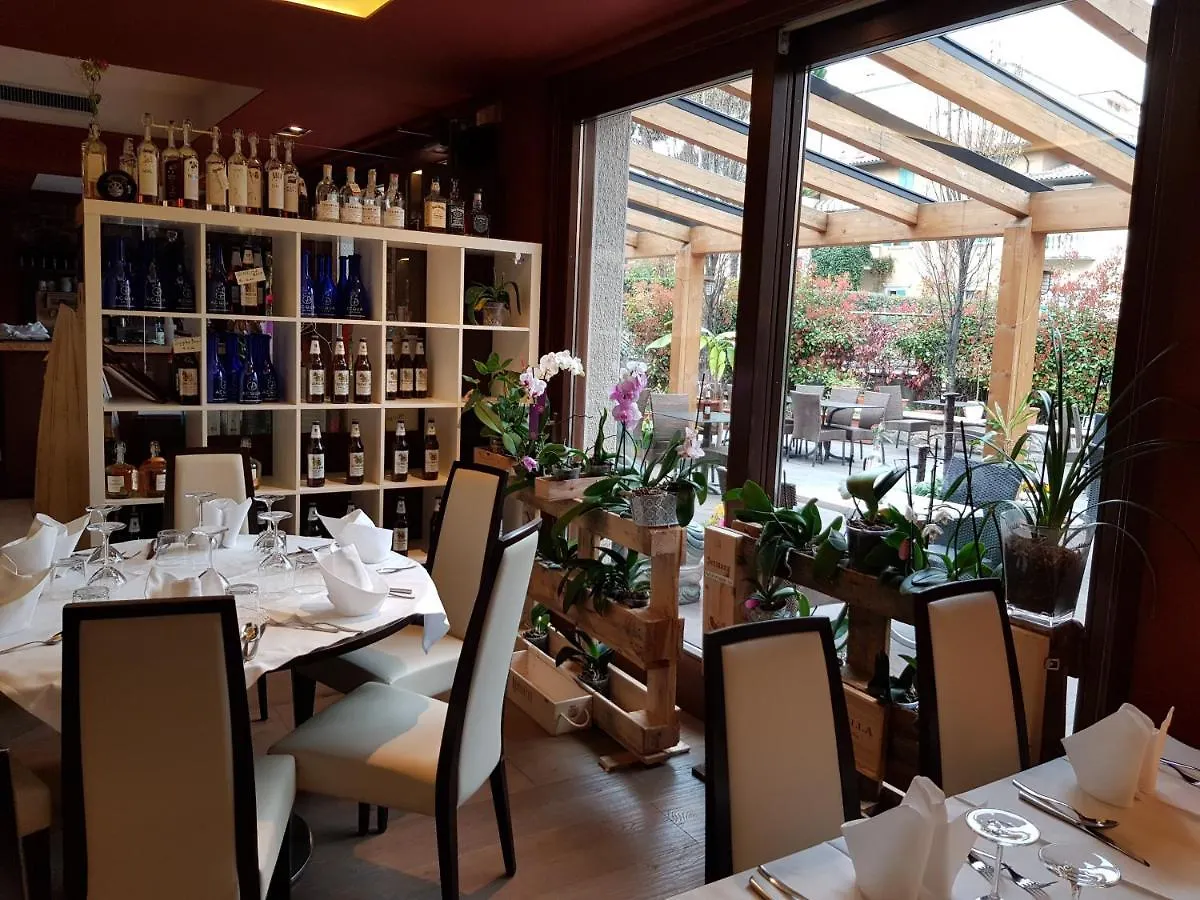 Thai Orchidee Restaurant&Rooms Garda