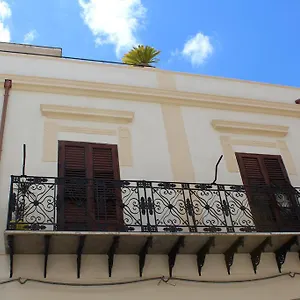 https://palazzo-taormina.sicilyhotelsitaly.net