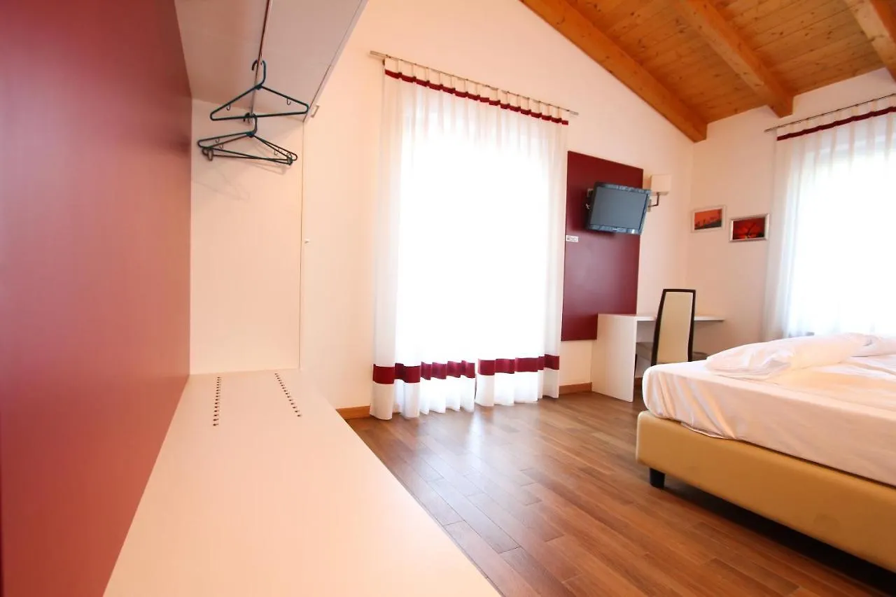 Thai Orchidee Restaurant&Rooms Garda  Olaszország
